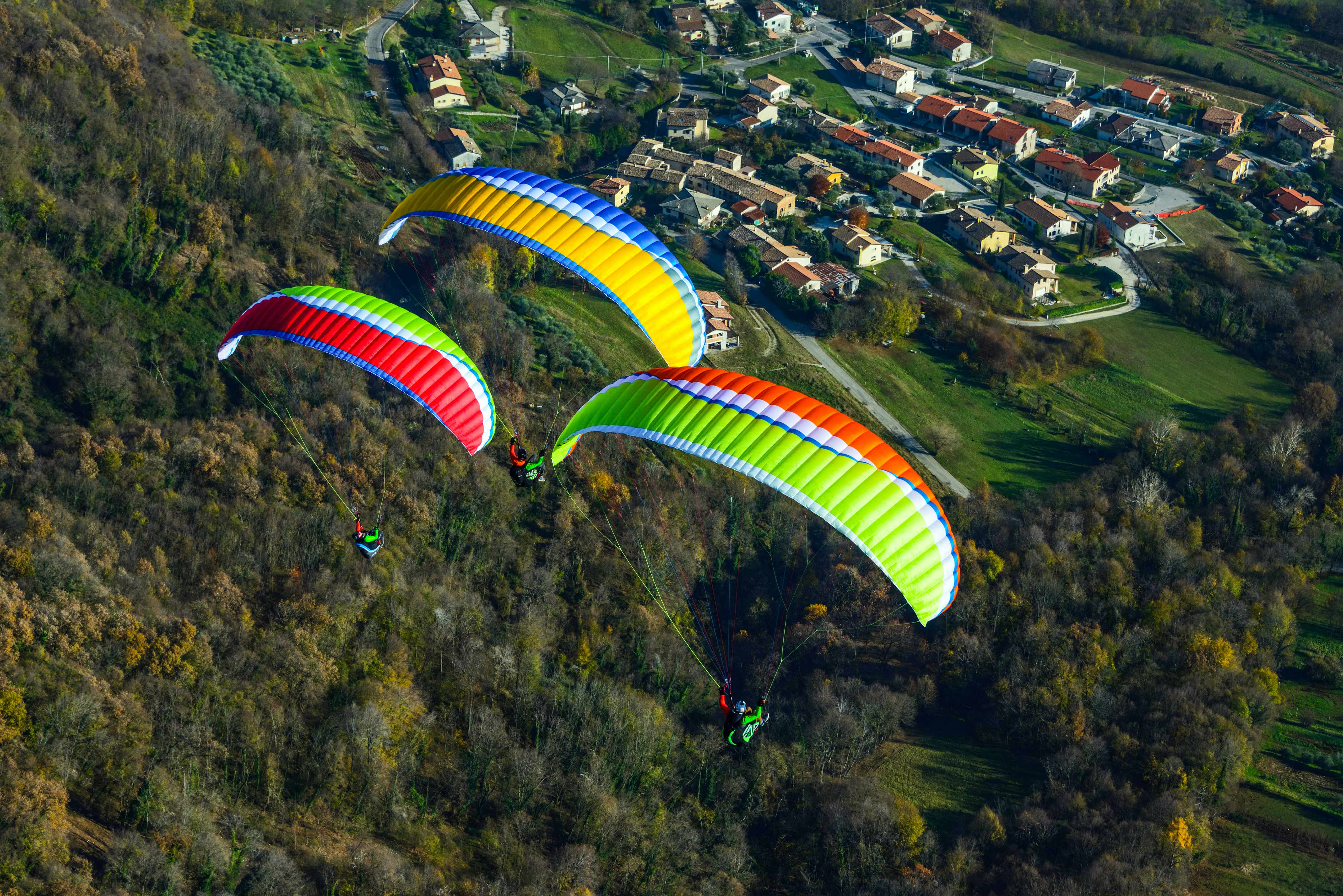 Параглайдинг что это. Параплан. Параглайдинг. Параплан Черногория. Paraglider Gonio.